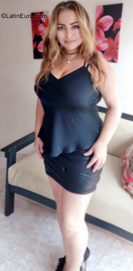 Date this hard body Colombia girl Maria from Medellin CO20882