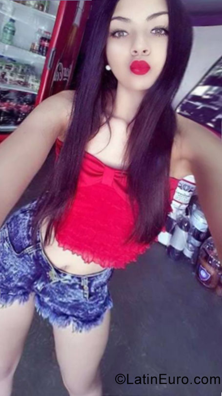 Date this hard body Dominican Republic girl Lourdes carolin from Santiago DO28110