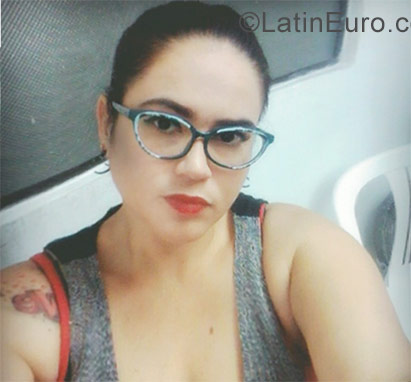Date this tall Colombia girl Luz from Medellín CO21131