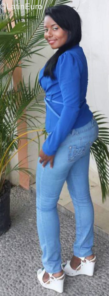 Date this cute Dominican Republic girl Soraida from bavaro DO28329