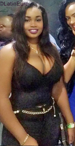 Date this nice looking Jamaica girl Krissy from Kingston JM2715