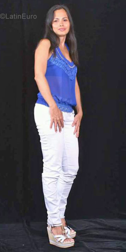 Date this delightful Colombia girl Olga Luca from Cali CO21173