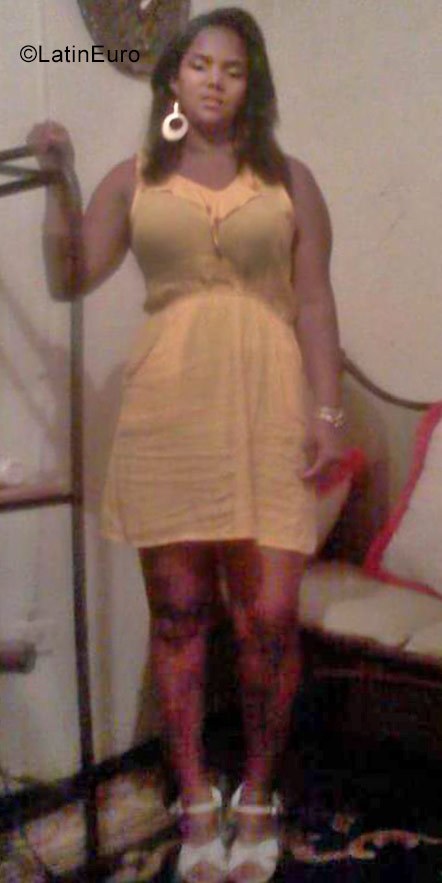 Date this exotic Dominican Republic girl Yajairia from Santiago DO28343