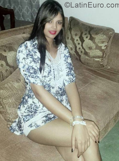 Date this good-looking Dominican Republic girl Airiam from Santiago DO28401