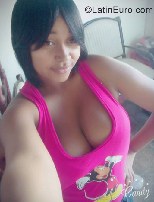 Date this gorgeous Dominican Republic girl Morenita rd from Constaza DO28441