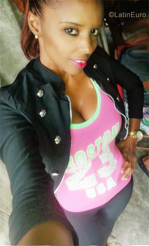 Date this delightful Dominican Republic girl Massiel from Santiago DO28444