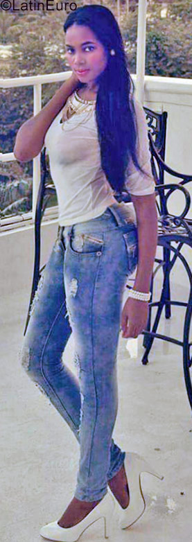 Date this delightful Dominican Republic girl Magdalena from Santo Domingo DO28489