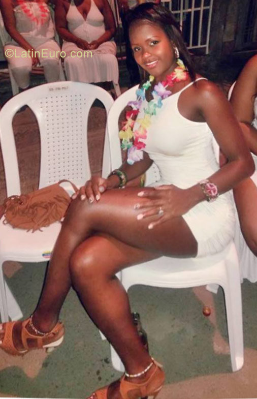 Date this exotic Colombia girl Sofia from Cali CO21320