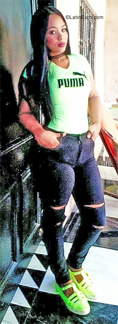 Date this fun Colombia girl Yoly from Santa Marta CO21341