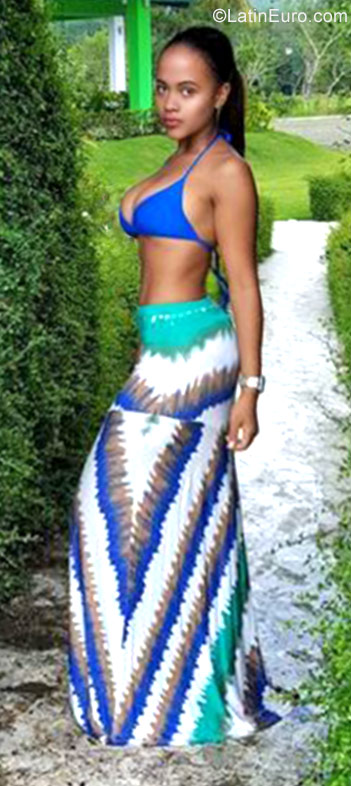 Date this beautiful Dominican Republic girl Dilbania from Maimon DO28586