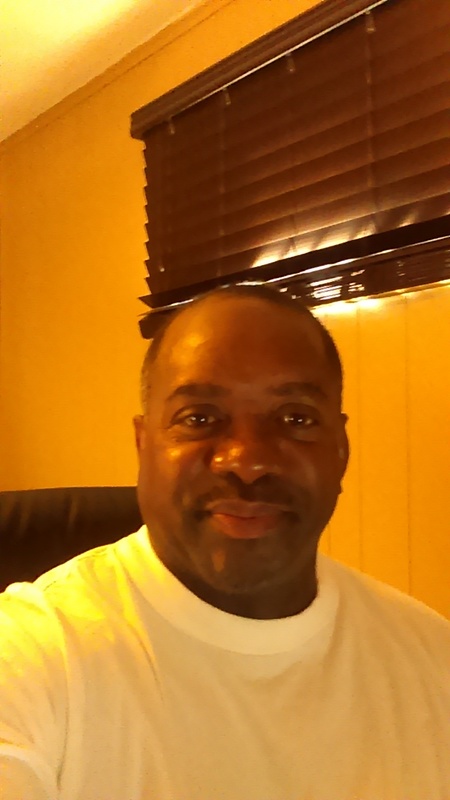 Date this voluptuous United States man Dahampster from Memphis US18121