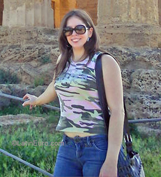 Date this pretty Colombia girl Pauly from Medellin CO21385