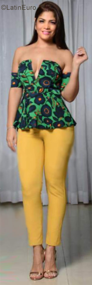 Date this tall Dominican Republic girl Alejandra from La Vega DO28725