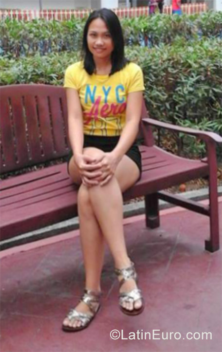 Date this passionate Singapore girl Rheda from Singapore PH958