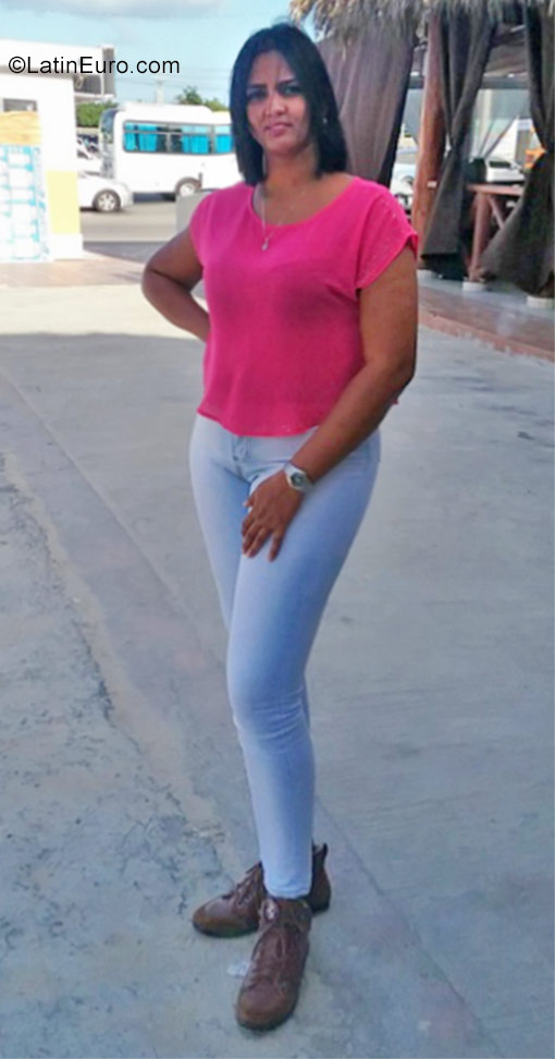 Date this hot Dominican Republic girl Johany from Santo Domingo DO28850