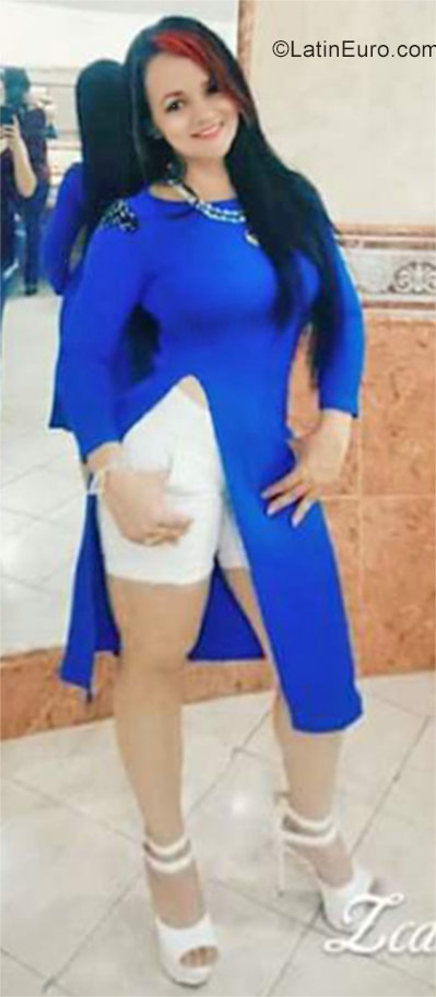 Date this foxy Colombia girl Milena from Cali CO21583