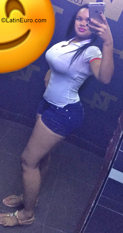 Date this beautiful Dominican Republic girl Maribel from Santo Domingo DO28873