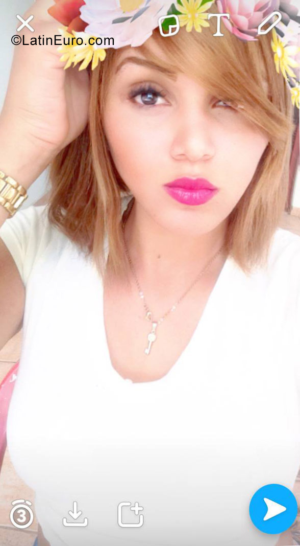 Date this athletic Dominican Republic girl Yesmilka from Santiago DO28888