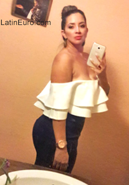 Date this good-looking Colombia girl Mariana from Valledupar CO21601