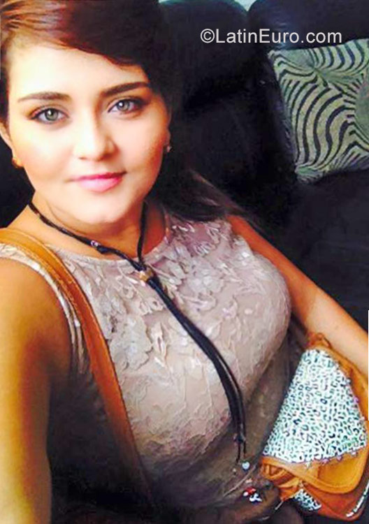 Date this fun Colombia girl Julieth from Bucaramanga CO21626