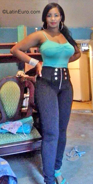 Date this charming Dominican Republic girl Arlenys from Santiago DO28967