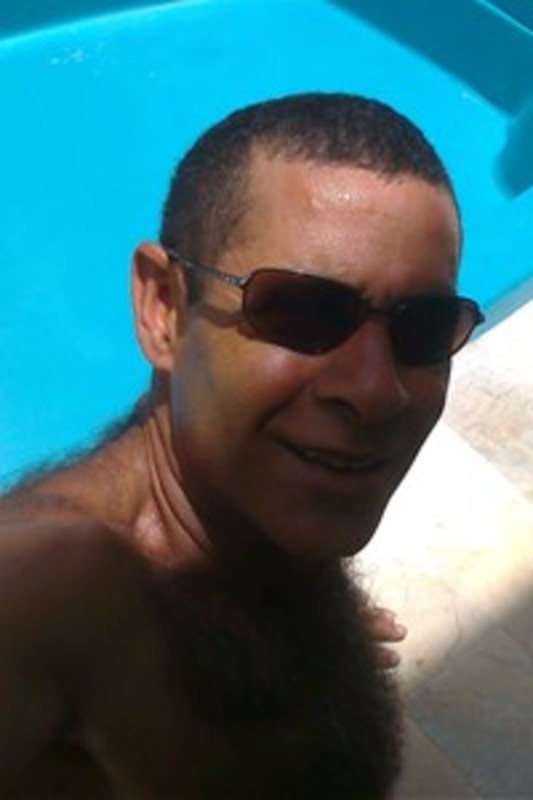 Date this beautiful Brazil man Saulo from Governador Valadares BR10061