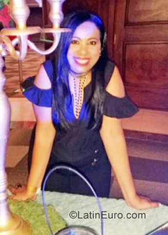 Date this sultry Dominican Republic girl Marienh from Puerto Plata DO29027