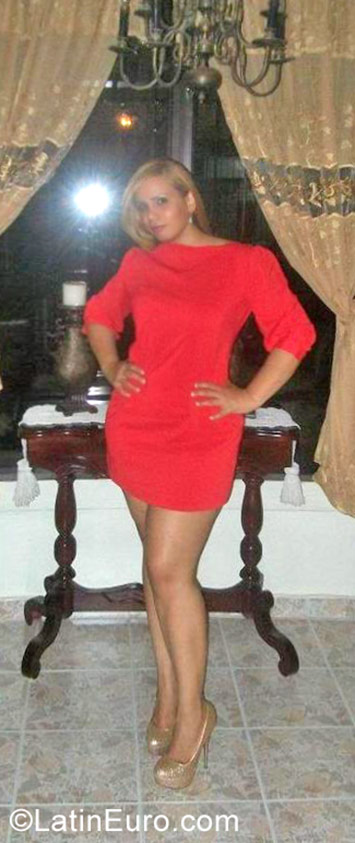 Date this athletic Dominican Republic girl Greilly from Santiago DO29055