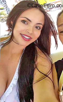 Date this attractive Colombia girl Liliana from Medellin CO21712