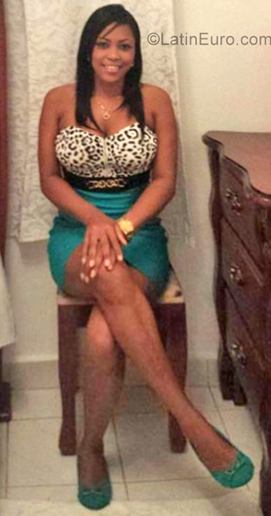Date this sensual Dominican Republic girl Sarah from Puerto Plata DO29102