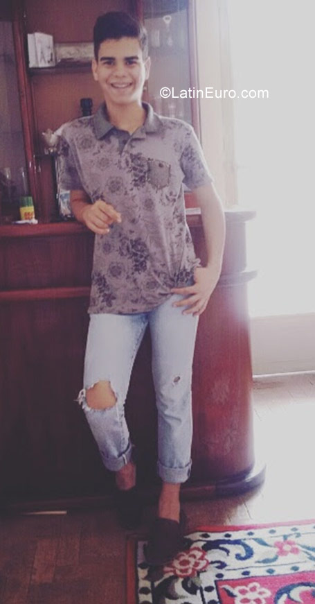 Date this stunning Brazil man Matheus from Mesquita BR10098