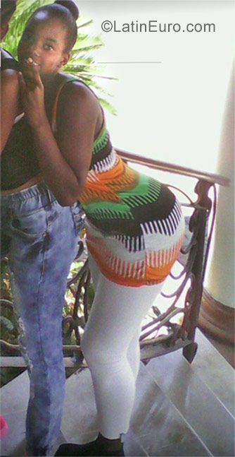 Date this lovely Dominican Republic girl Karina from Santo Domingo DO29243