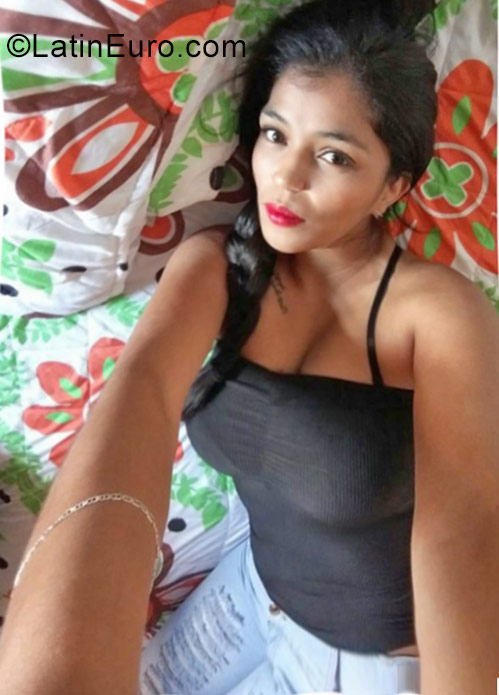 Date this lovely Colombia girl Elizabeth from Medellin CO21807