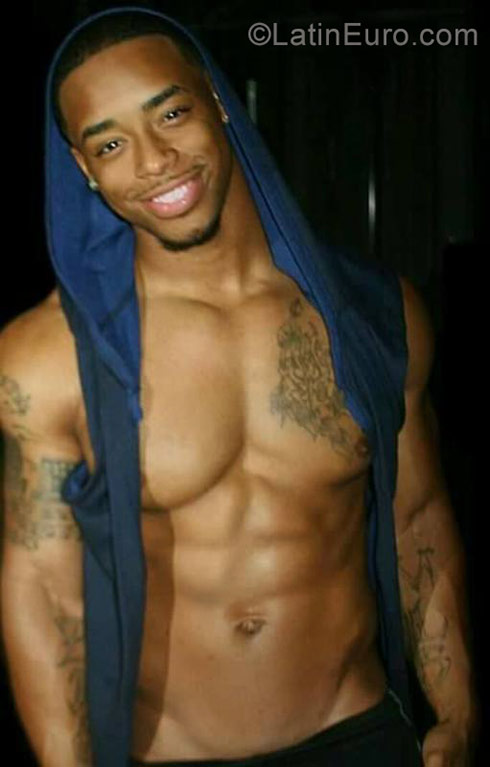 Date this exotic Dominican Republic man Christian garci from Santo Domingo DO29254