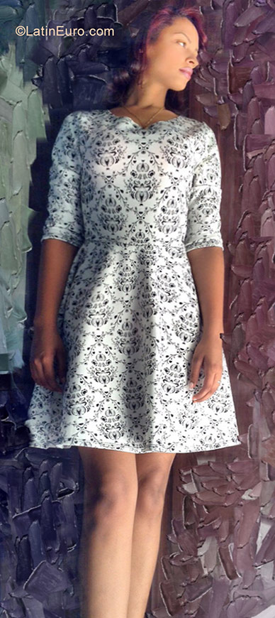 Date this foxy Dominican Republic girl Maria from La Vega DO29266