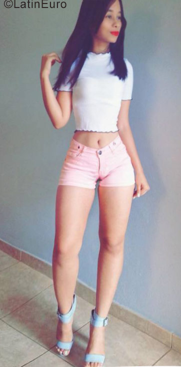 Date this voluptuous Dominican Republic girl Marianna from Santo Domingo DO29285