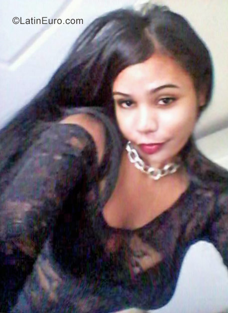 Date this happy Dominican Republic girl Yamerisa from Santiago DO29313