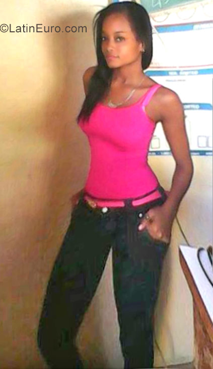 Date this attractive Dominican Republic girl Yaddy from San Cristobal DO29381