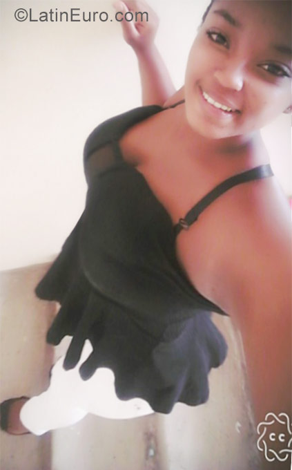 Date this sensual Dominican Republic girl Maria from Santo Domingo DO29418