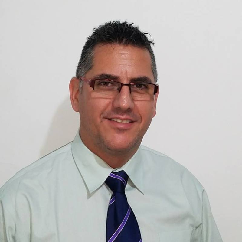 Date this happy United States man Vladimir from Cali US18300