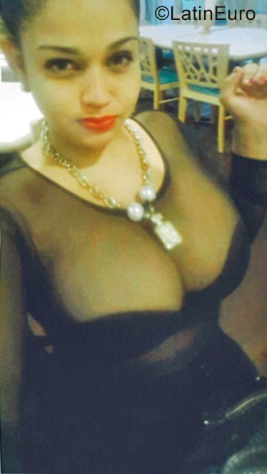 Date this gorgeous Egypt girl Maria from cairo DO29483