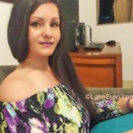 Date this stunning Colombia girl Esperanza from Cali CO21942