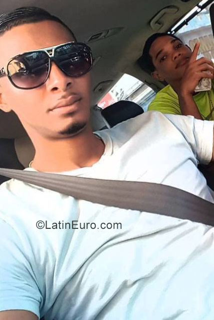 Date this good-looking Dominican Republic man Mchael from La Romana DO29544