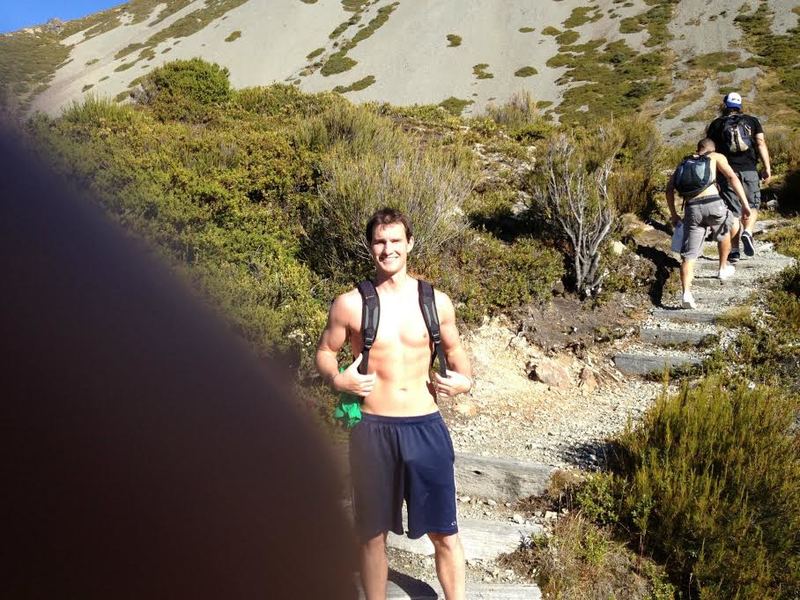 Date this attractive United States man Challenging from Portland US18332