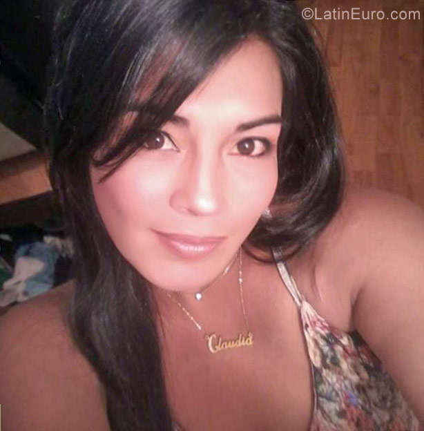 Date this sensual Colombia girl Claudia from Bogota CO21968
