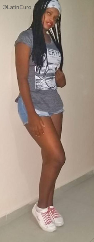 Date this hard body Dominican Republic girl Yolenny piron from Santo Domingo DO29676