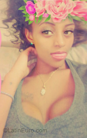 Date this good-looking Dominican Republic girl Alanna from Santo Domingo DO29683