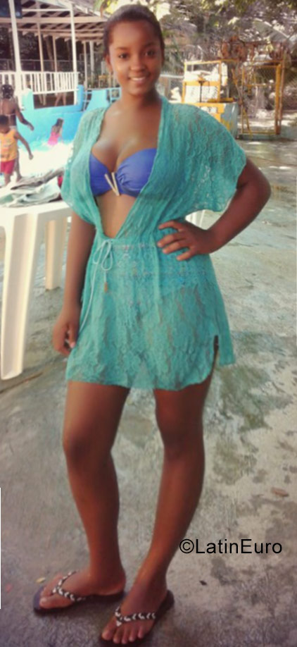 Date this stunning Dominican Republic girl Mary from Santo Domingo DO29706