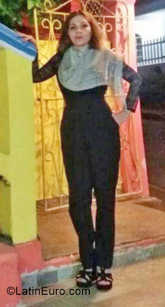 Date this attractive Colombia girl Ligia from Bogota CO22046