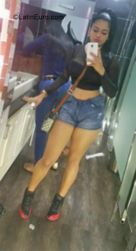 Date this young Dominican Republic girl Estrella from Santo Domingo DO29763